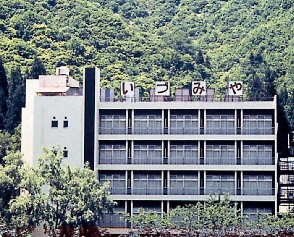 Izumiya Ryokan Uonuma Exterior photo